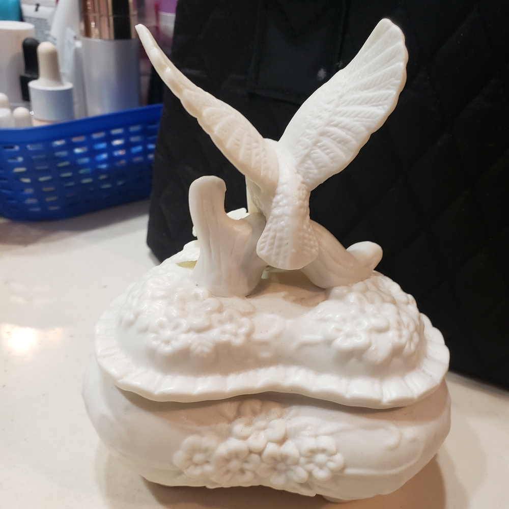 Hummingbird Trinket Box - Picture 4 of 6